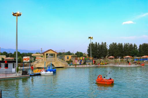 عکس دریاچه پارک کوثر