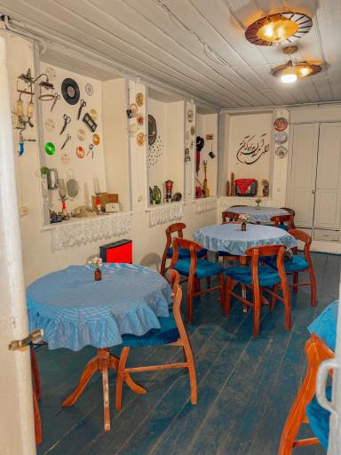 کافه خوجیر نشین 