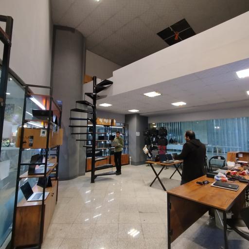 عکس فروشگاه لپ تاپ و لوازم جانبی رایانا