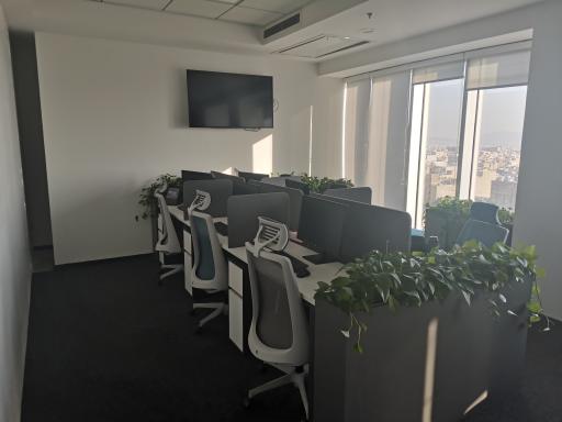 عکس مرکز تماس و خدمات مشتریان کارگزاری مفید