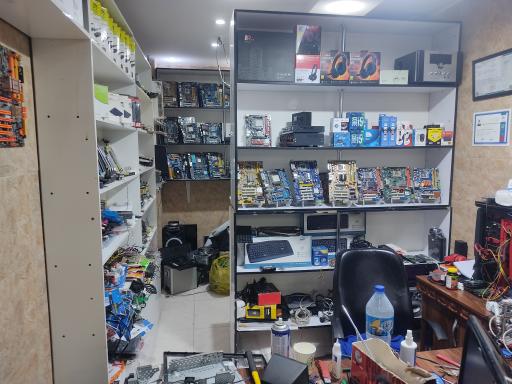 عکس فروشگاه و تعمیرگاه کامپیوتر ولف سیستم 