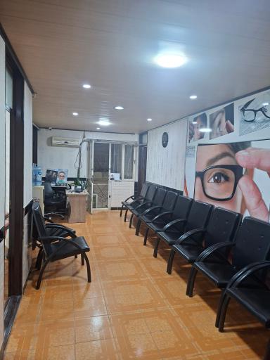 عکس بینایی سنجی و عینک بینا