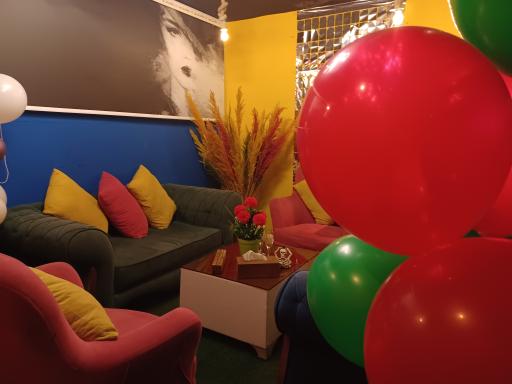 عکس کافه بمبک