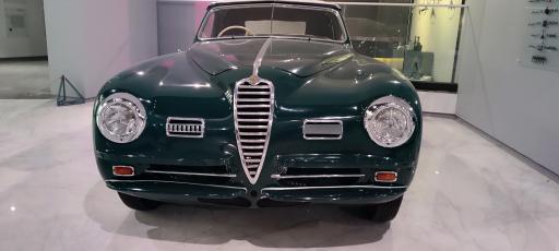 عکس موزه ماشین های اداری سفیر