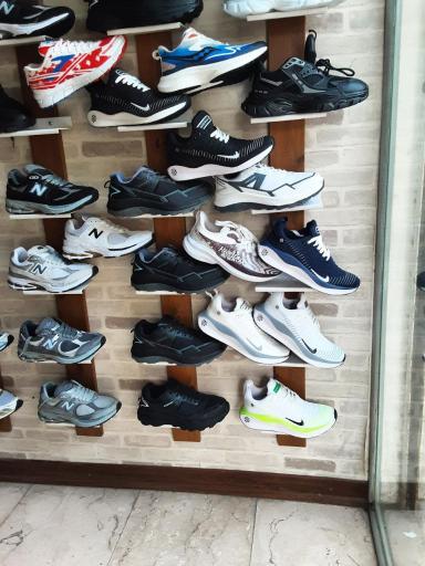 تولید و پخش کفش آمازون