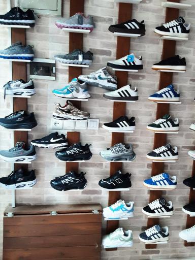 تولید و پخش کفش آمازون