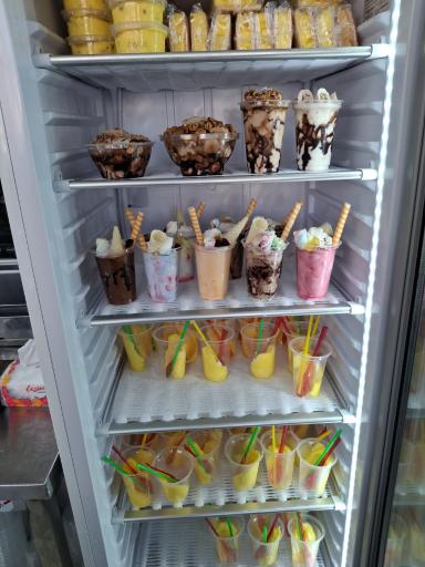 عکس آب میوه آبشار