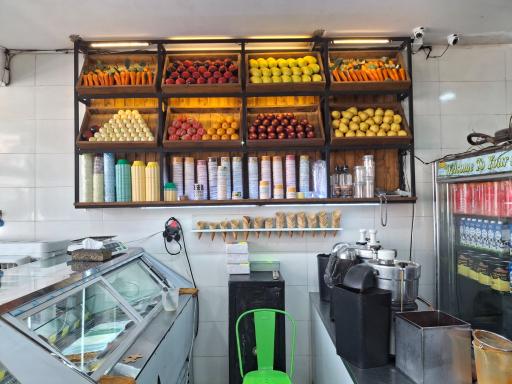 عکس آب میوه آبشار