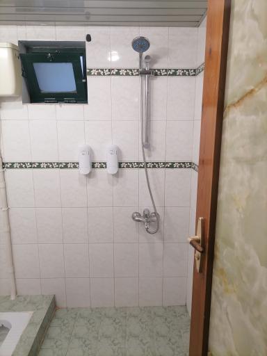 عکس هتل ایوان 3