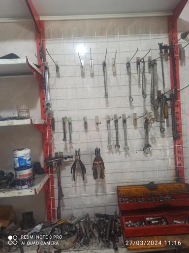 عکس تعمیرگاه مکانیکی و جلوبندی کاردان خودرو