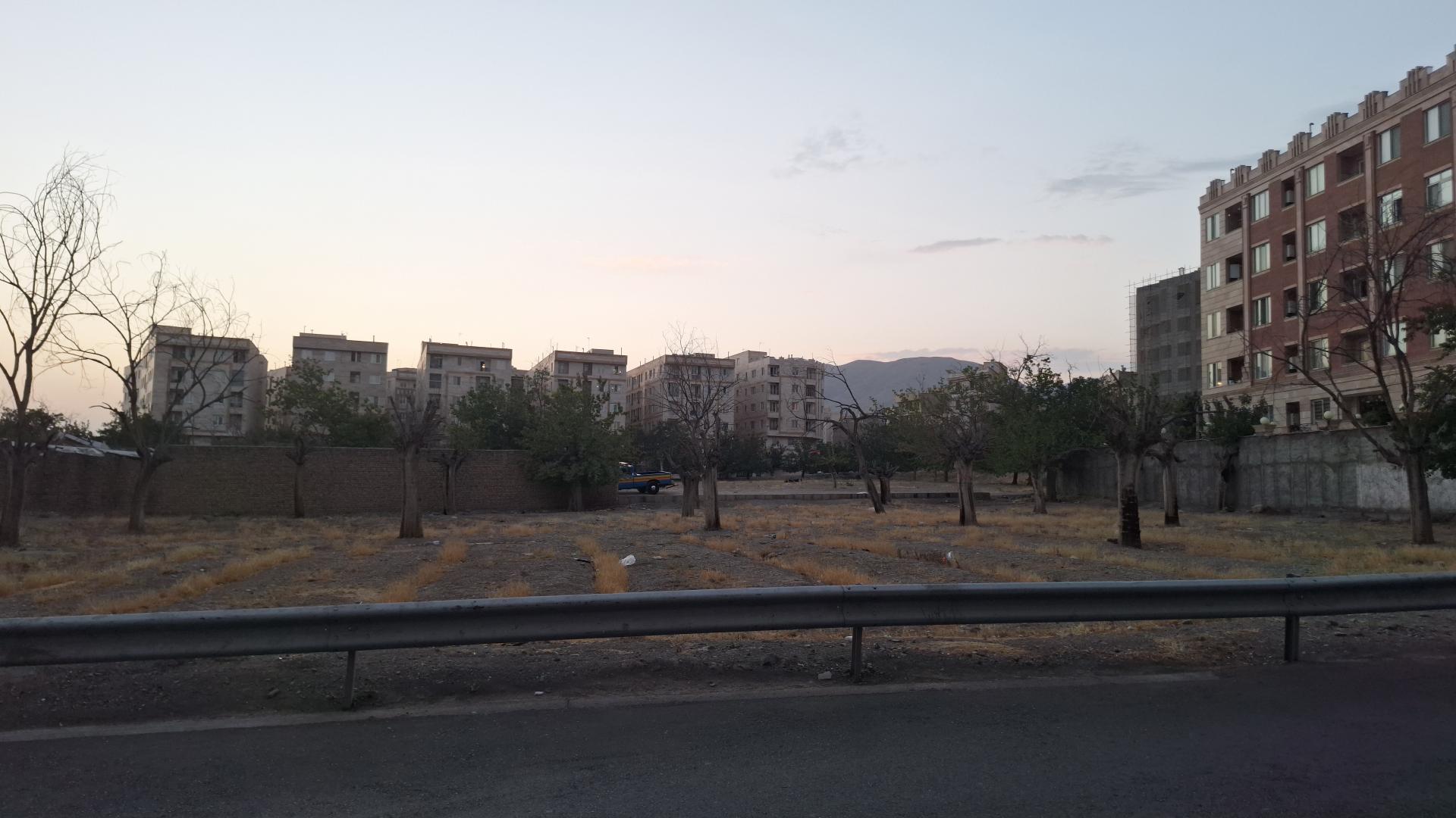 عکس باغ توتستان