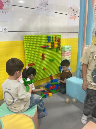 عکس خانه بازی آپامه