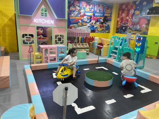 عکس خانه بازی آپامه