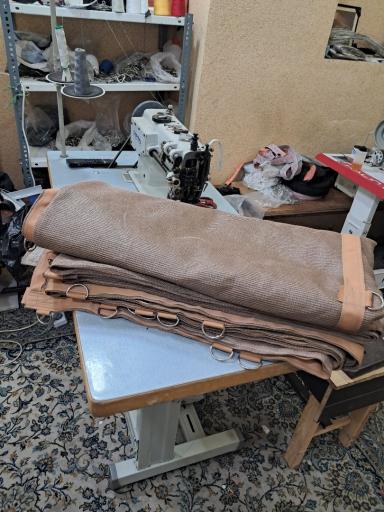 عکس کارگاه کیف دوزی کوله پشتی قراگوزلو