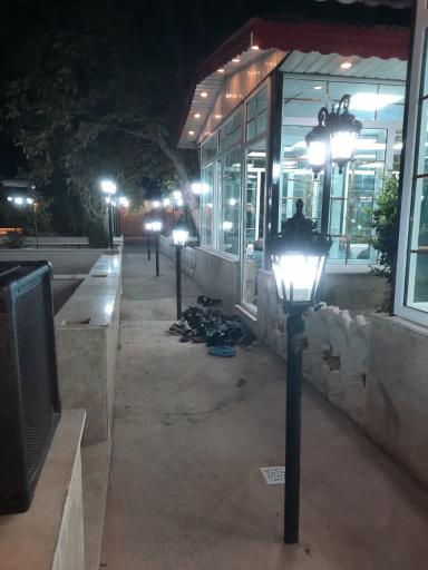 عکس باغ رستوران اهورا