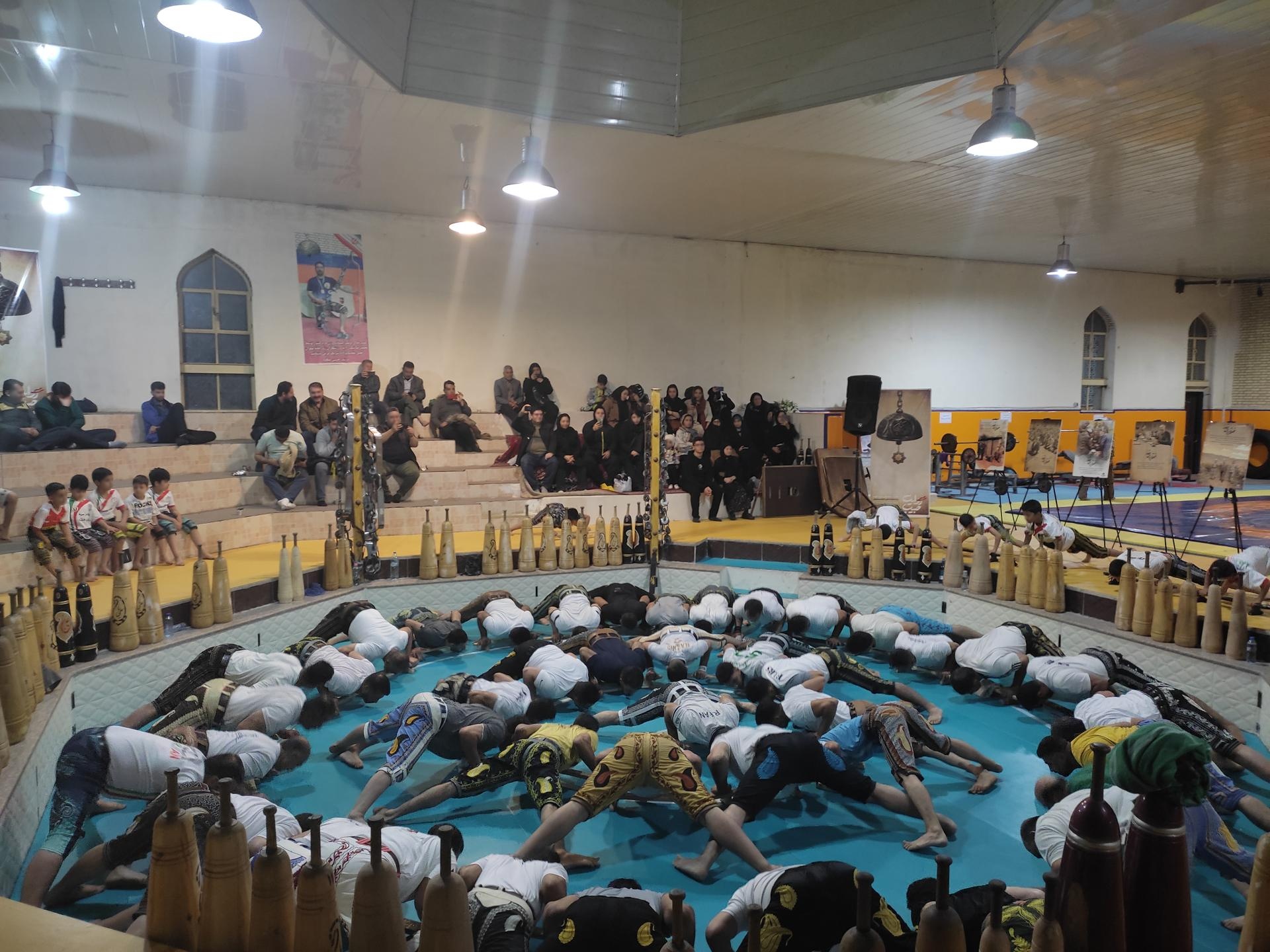 عکس زورخانه مرحوم خلیل عقاب 