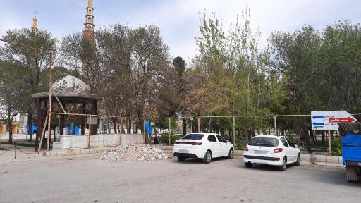 عکس پارکینگ عمومی امامزاده سلطان ابراهیم قوچان