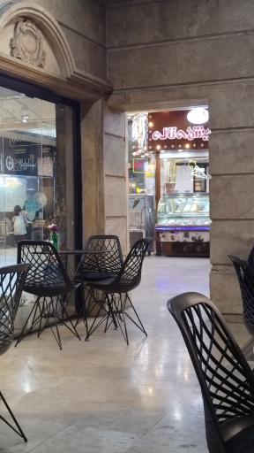 عکس مرکز خرید لاله