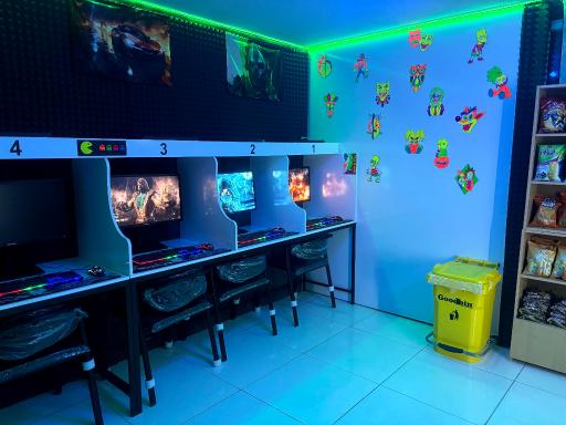 عکس کافه گیم نت دارکوب