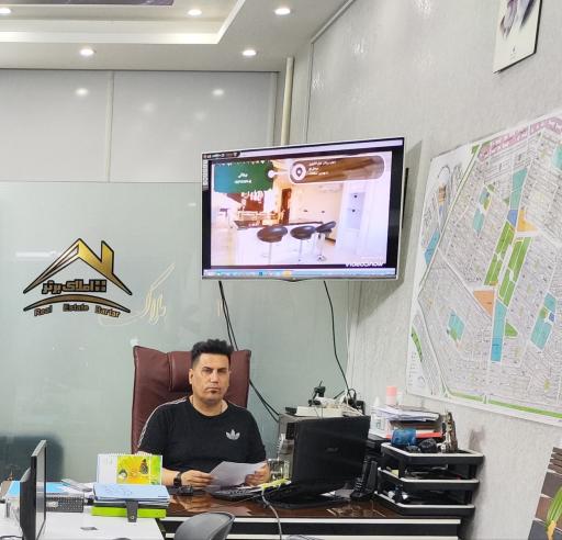 عکس مشاور املاک برتر