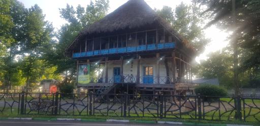 عکس خانه روستایی پارک ملت