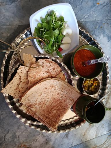 عکس چایخانه و دیزی سرای سنتی پدر خوانده 