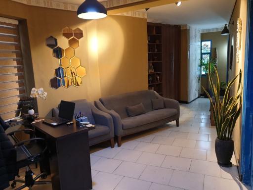 استودیو خشت و آینه 