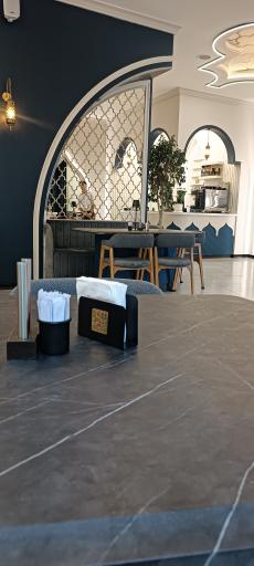 رستوران لعیا لانژ