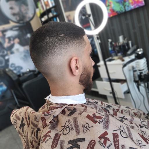 عکس آرایشگاه مردانه دی کات