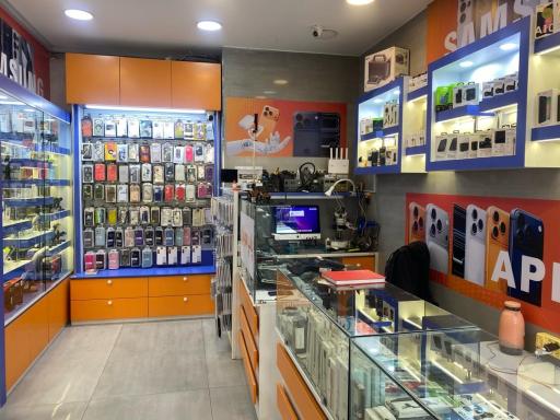 عکس فروشگاه موبایل کی جی کالا