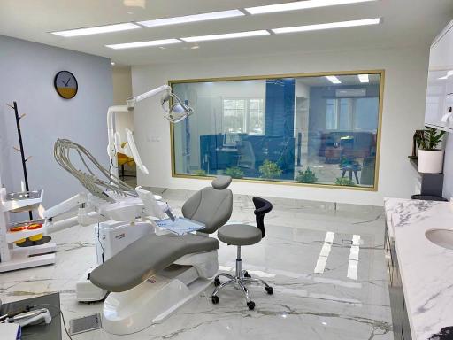 عکس دکتر امیر زاهد پاشا