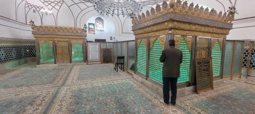 امام زادگان 17 تن