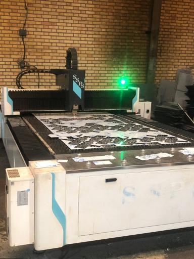 عکس برش لیزر و خمکاری گلگون