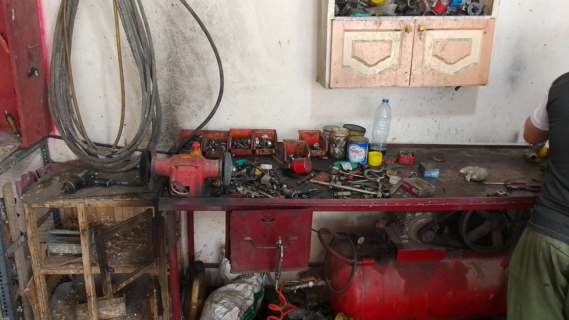 عکس تعمیرگاه نیسان مصطفی هاشمی 