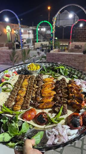 عکس رستوران سنتی بلوط