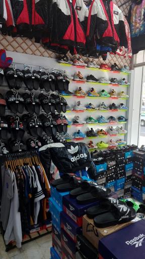 عکس فروشگاه هادی آدیداس 