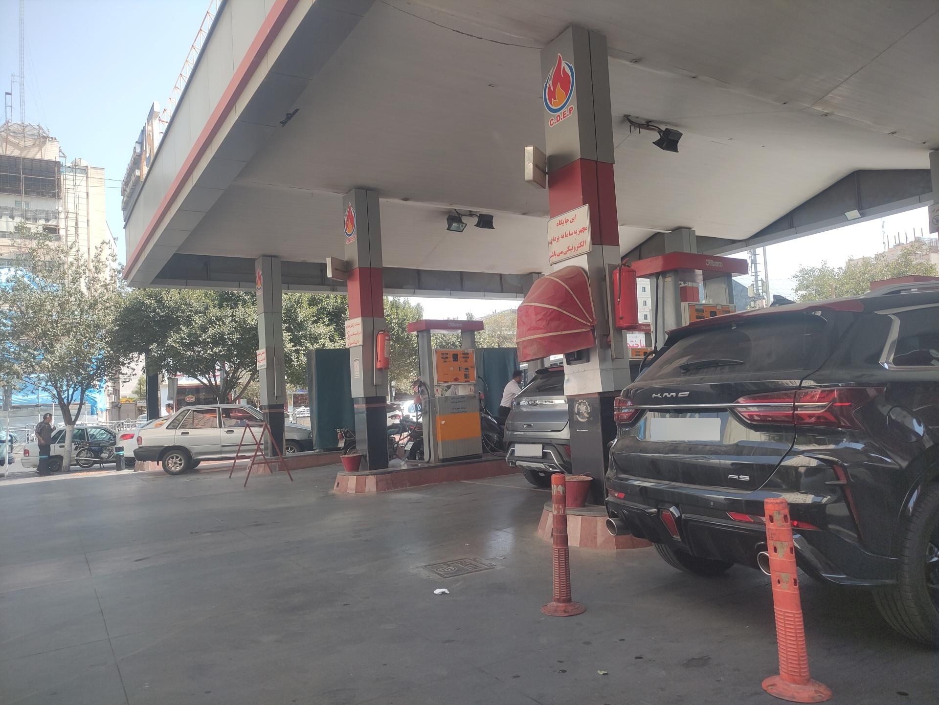 عکس پمپ بنزین خیابان امام رضا (ع)