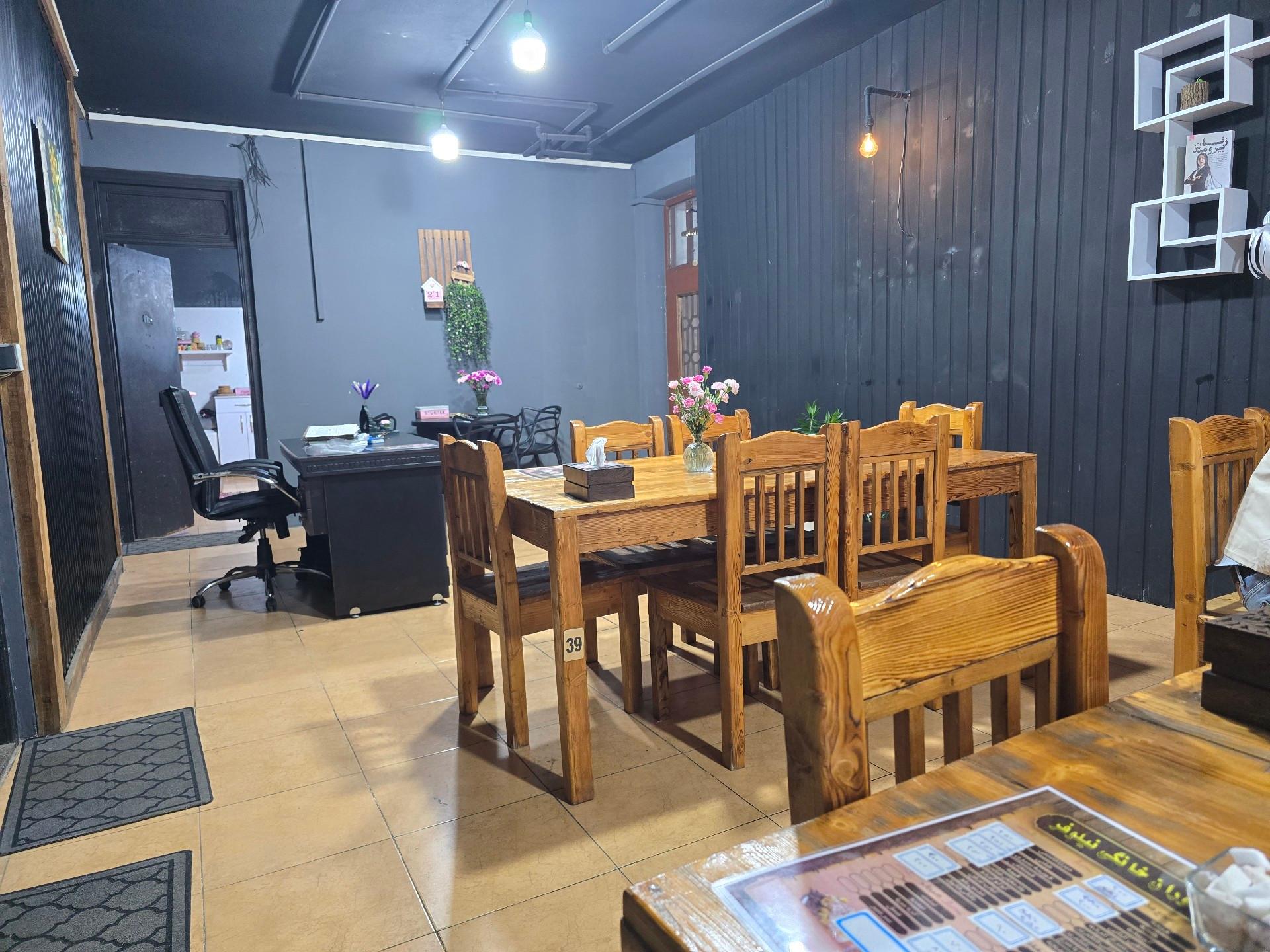 عکس رستوران خانگی نیلوفر