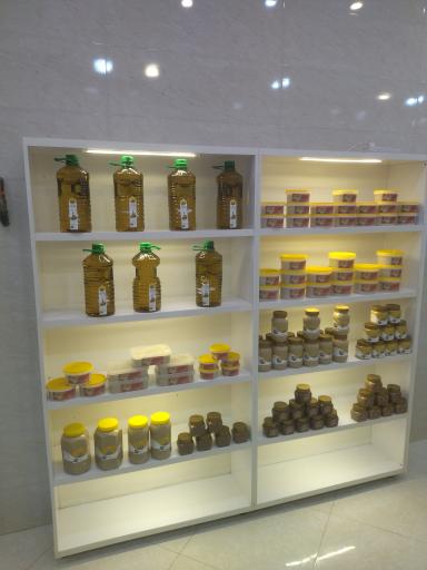 عکس فراورده های کنجدی دوست حسینی شعبه دوم