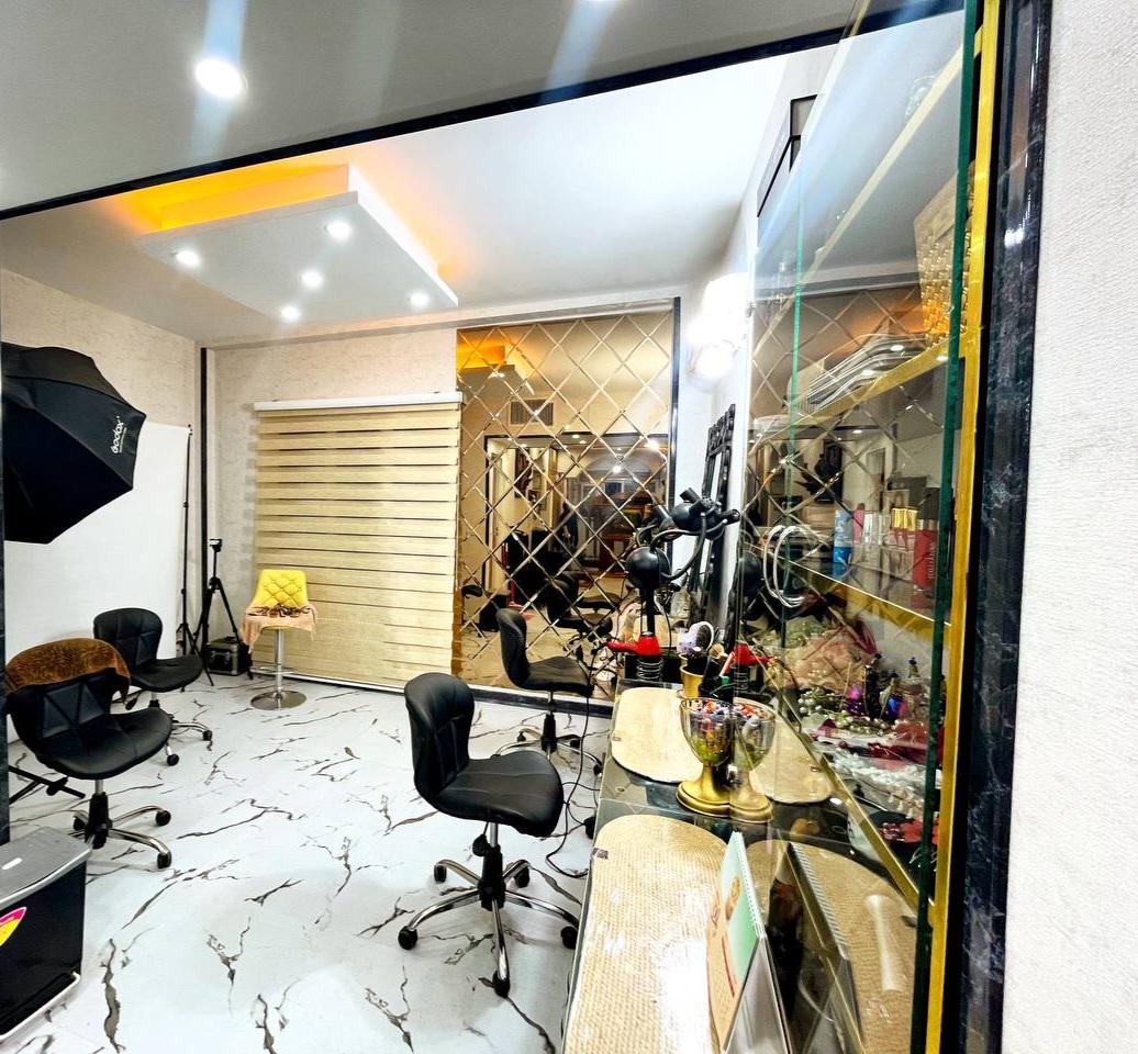عکس سالن زیبایی مینیاتور