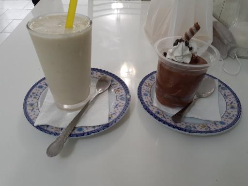 عکس کافه قنادی لرد