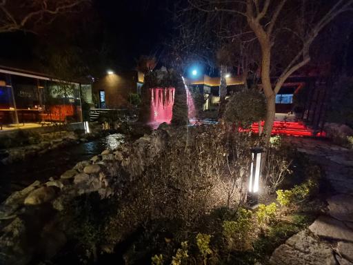 عکس باغ رستوران لیالی