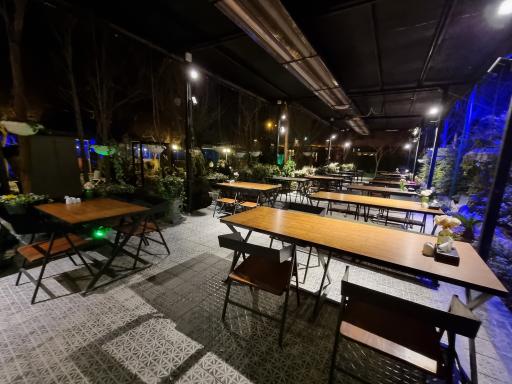 عکس باغ رستوران لیالی