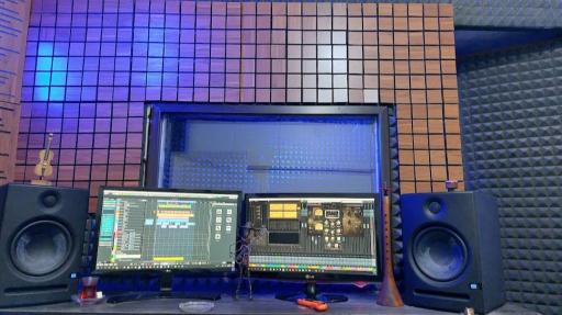 عکس استودیو موسیقی