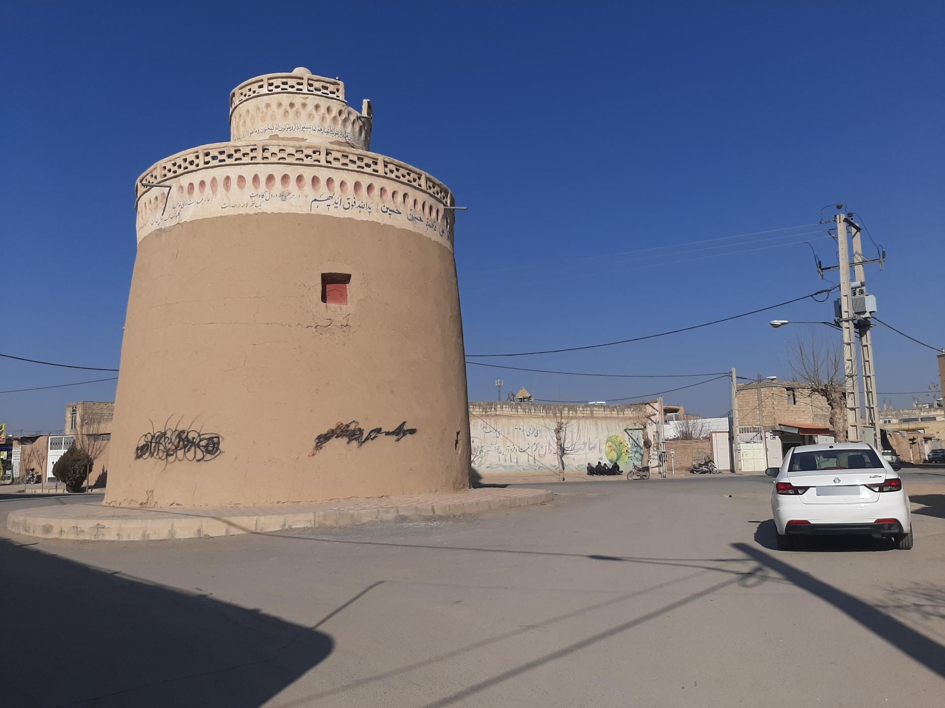 عکس میدان برج کبوتر قهدریجان 