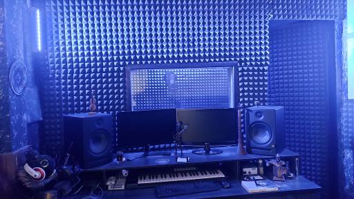 عکس استودیو موسیقی