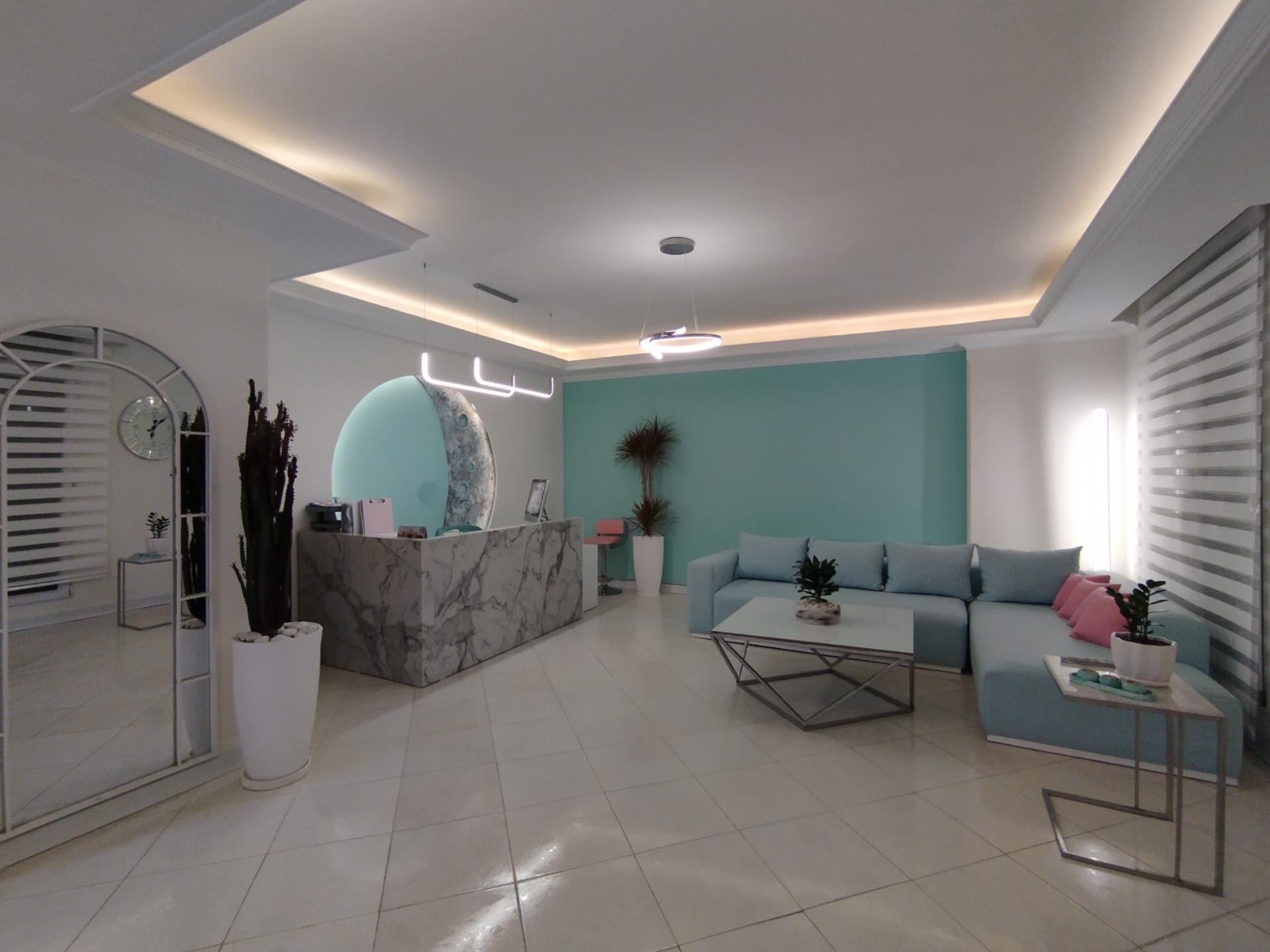 عکس کلینیک زیبایی روی ماه