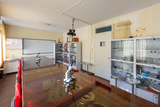 عکس متوسطه دوم دخترانه علوی (شعبه خیابان دماوند منطقه 13)