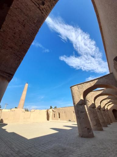 عکس مناره مسجد تاریخانه