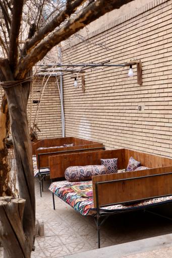 عکس رستوران و سفره خانه رنگ شب 